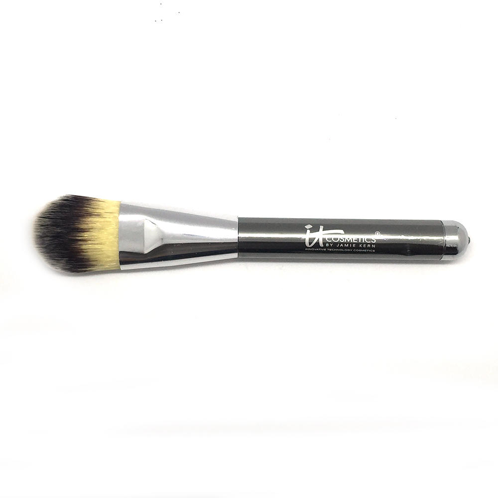 IT Cosmetics Deep Silver Rhinestone Collection Foundation Brush