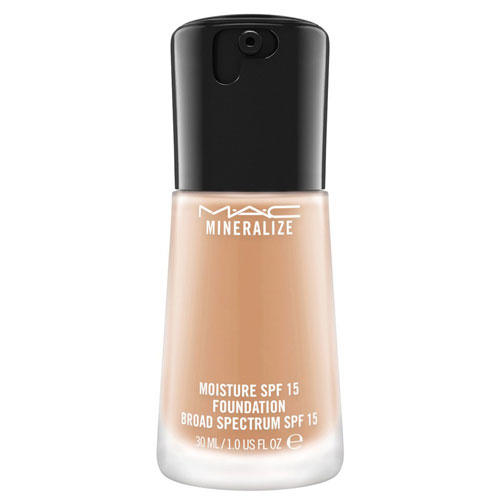 MAC Mineralize Moisture Foundation SPF15 NW22