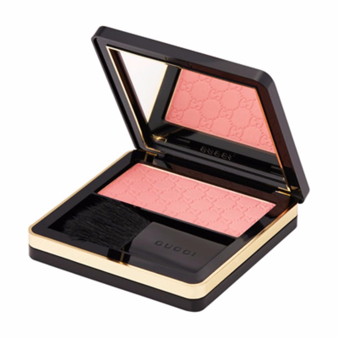 Gucci Sheer Blushing Powder Coral Flower 020