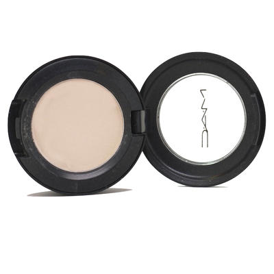 MAC Eyeshadow Vanilla | Glambot.com - Best deals on MAC Makeup cosmetics