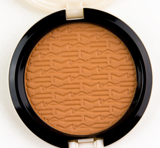 MAC Studio Careblend Pressed Powder Gold-Go-Lightly