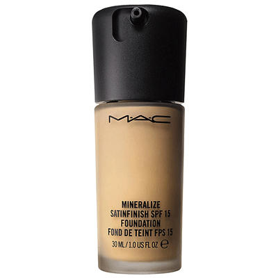 MAC Mineralize Satinfinish SPF15 Foundation NC40