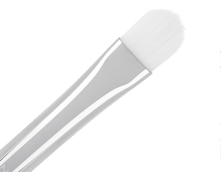 IT Cosmetics Brush Heavenly Skin 2-in-1 Tap & Smooth Tool #1