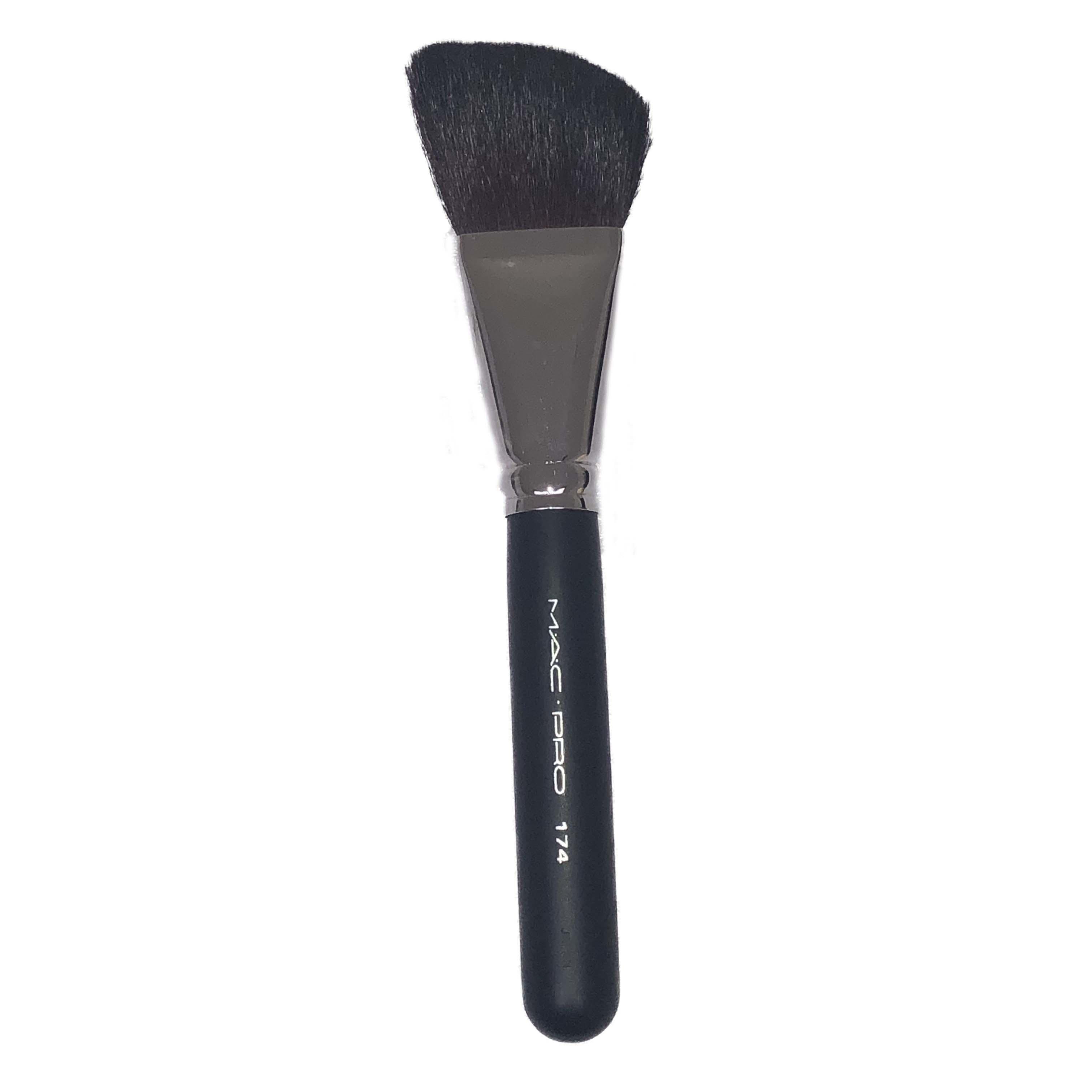 MAC Pro Extra Large Angled Pro Brush 174