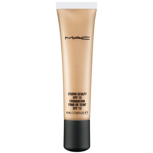 MAC Studio Sculpt Foundation SPF 15 NC35