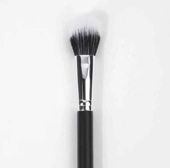 BH Cosmetics Jumbo Duo Fibre Stippling Face Brush #1