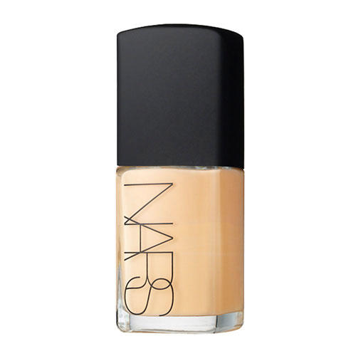 NARS Sheer Glow Foundation Barcelona Medium 4