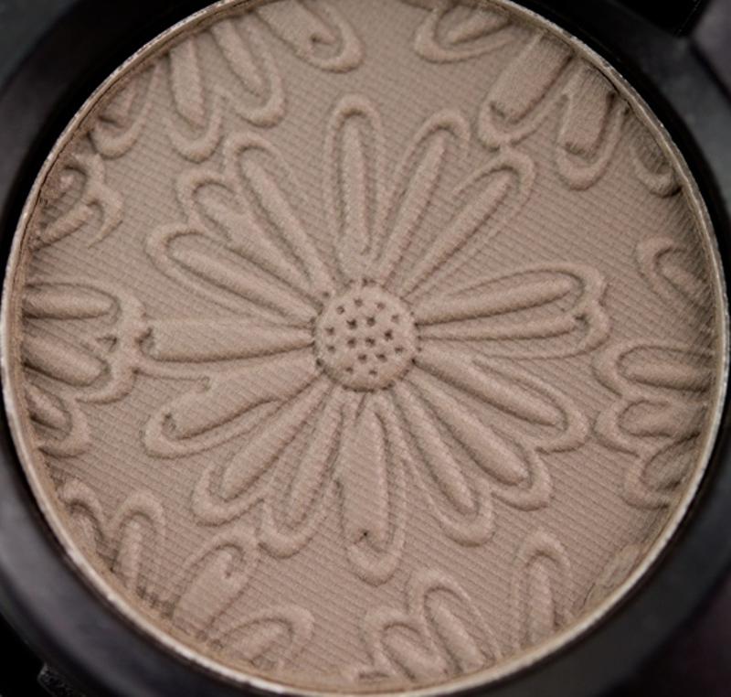 MAC Eyeshadow Groundcover #2