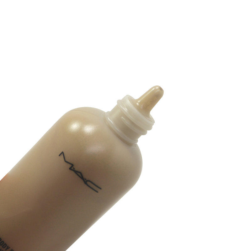 MAC Face and Body Foundation 120ml C6 #1