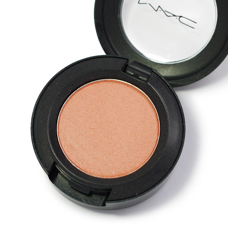 MAC Eyeshadow Pollinator #1