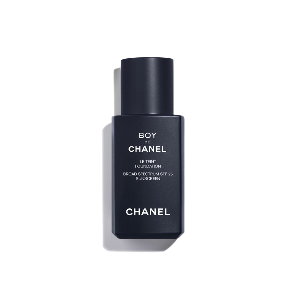 Boy De Chanel Foundation Broad Spectrum SPF 25 Medium Light No 30