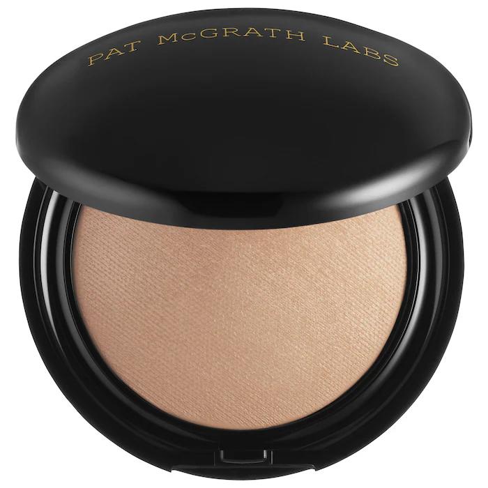 PAT McGRATH LABS Skin Fetish Sublime Perfection Blurring Under Eye Powder Medium