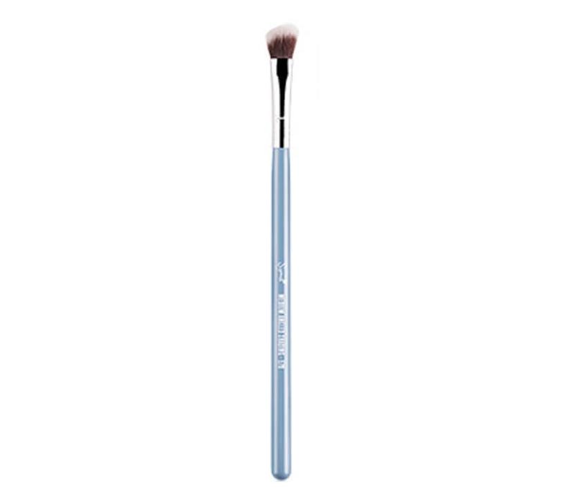 Sigma Medium Angled Shading Brush E70 Light Blue