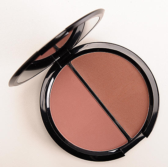 Bobbi brown face. Бронзирующая пудра Бобби Браун. Bobbi Brown Bronzing Powder. Bronzing Duo Bobbi Brown. Бобби Браун бронзинг дуо.