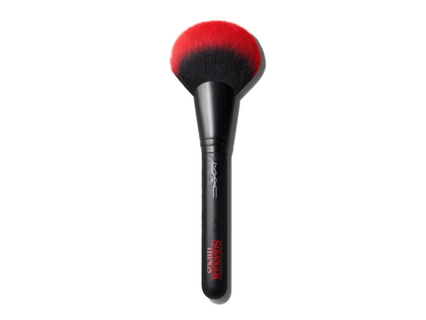 MAC Synthetic Full Fan Brush 140SES Stranger Things Collection