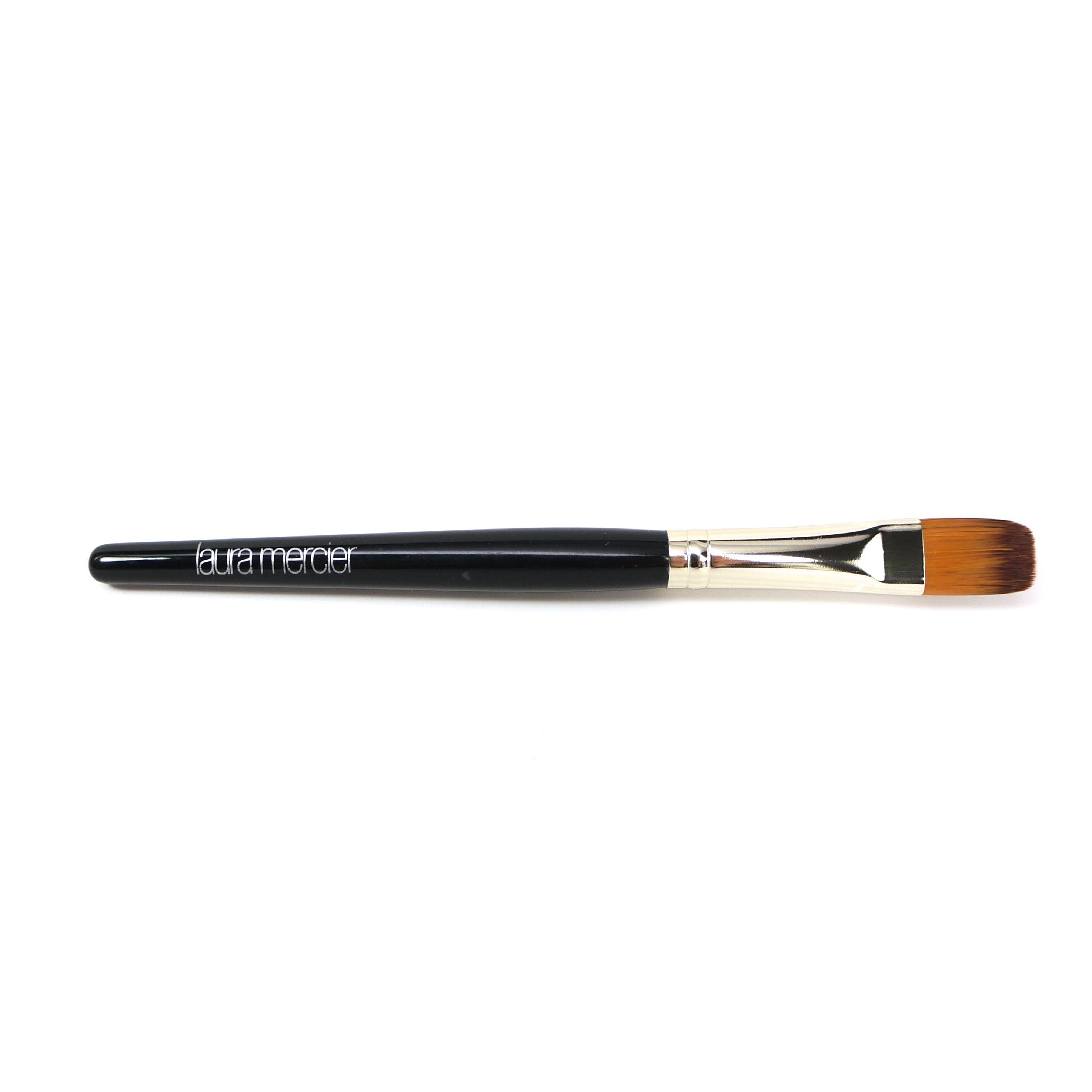 Laura Mercier Camouflage Powder Face Brush  #0