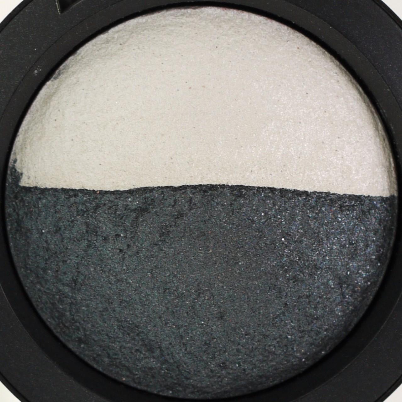 MAC Mineralize Eyeshadow Persona & Screen Vinyl #2