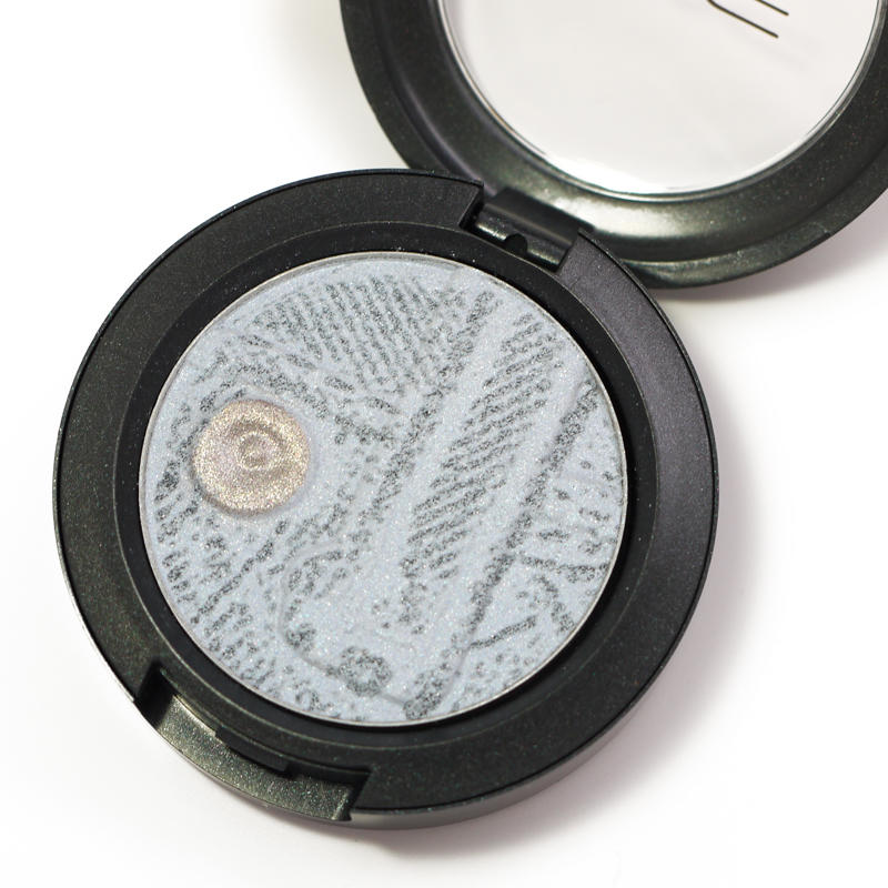 MAC Eyeshadow Diva In Distress #1