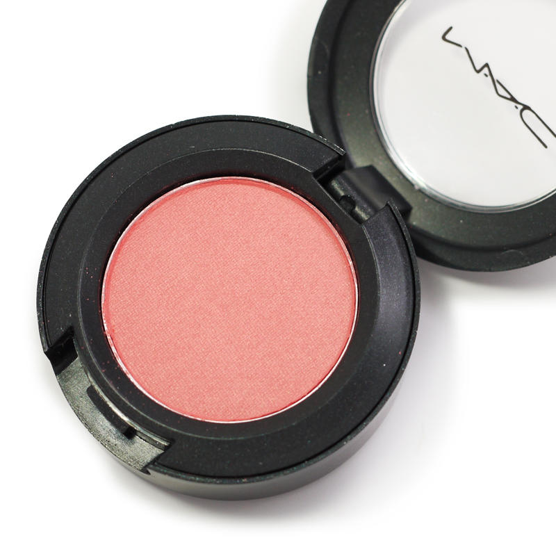 MAC Eyeshadow Dear Cupcake #1