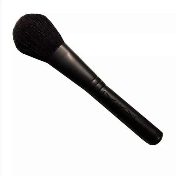 MAC Travel Blush Brush 116SE Flat Black