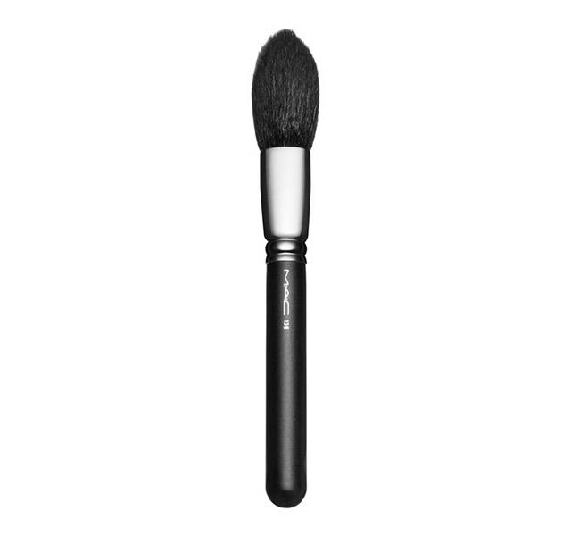 MAC Tapered Face Brush 138