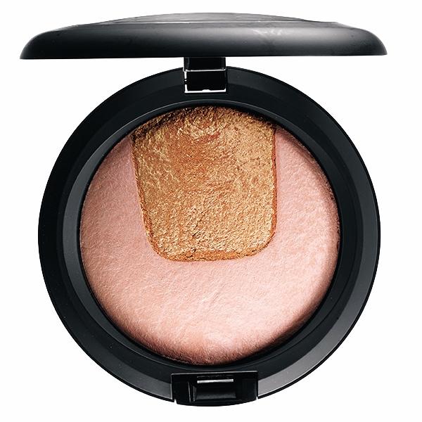 MAC Mineralize Skinfinish Divine Night Collection Centre Of Attention