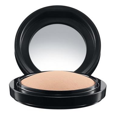 MAC Mineralize Skinfinish Medium