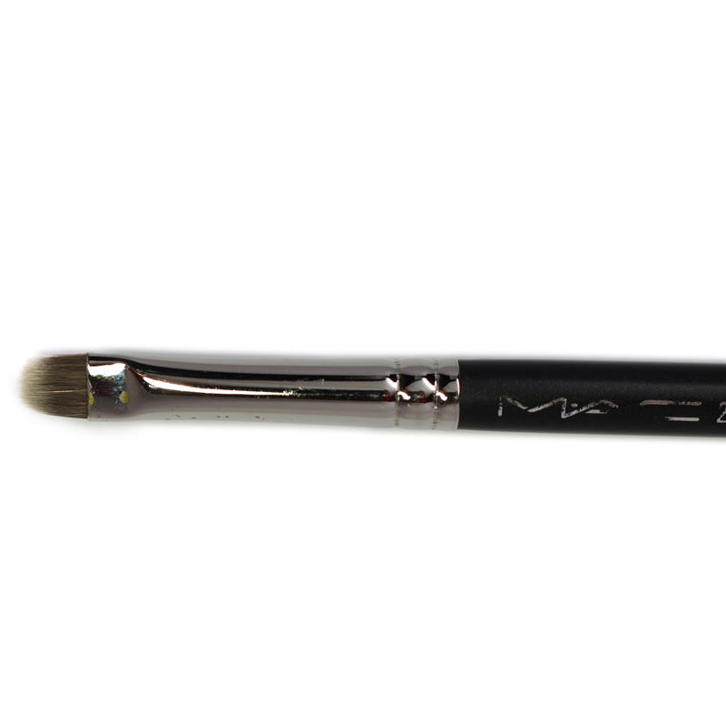 MAC Small Shader Eye Brush 231 #1