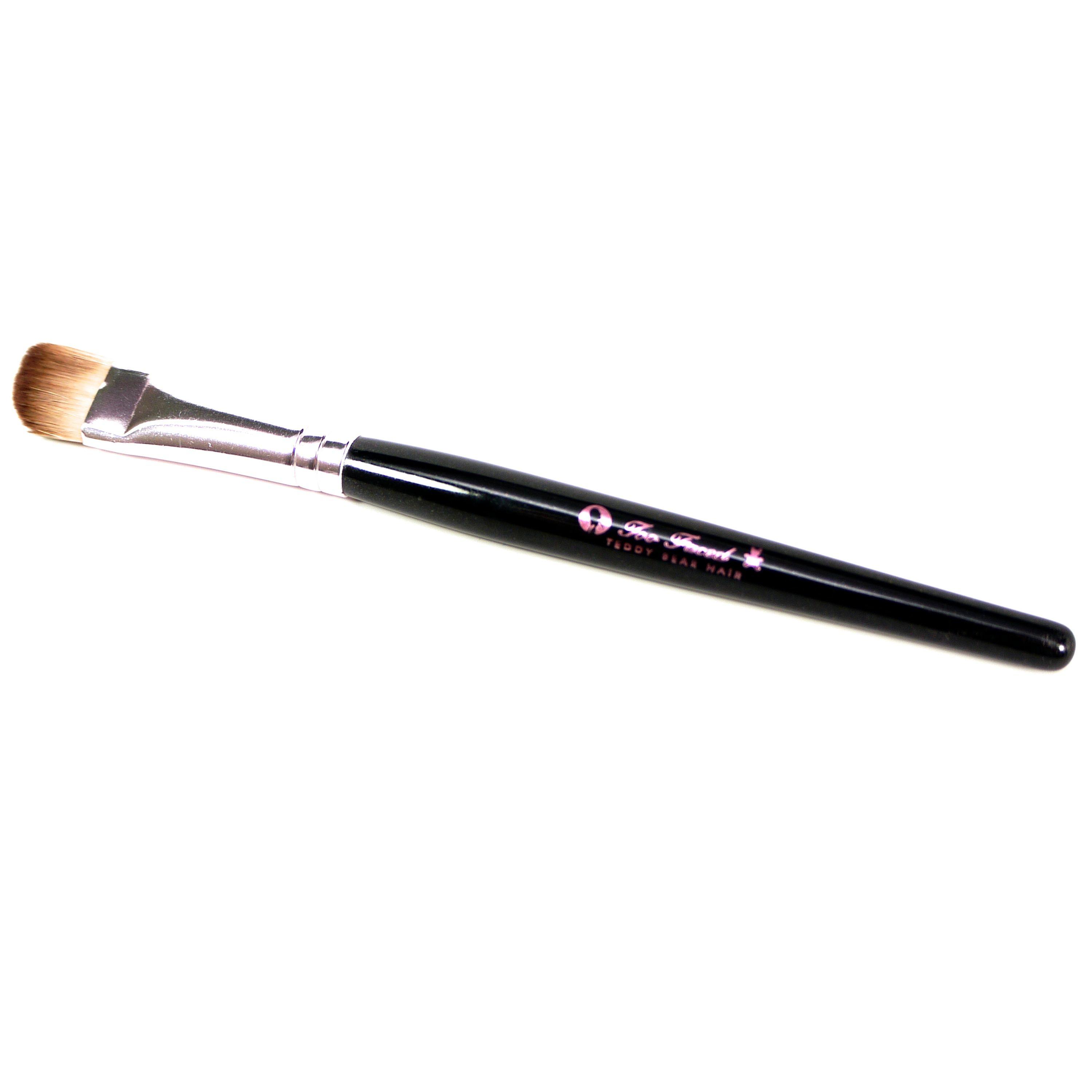 Too Faced Eye Brush Teddy Bear Hair Medium Angle #1