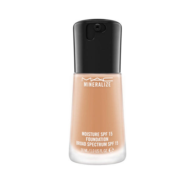 MAC Mineralize Moisture Foundation NC37