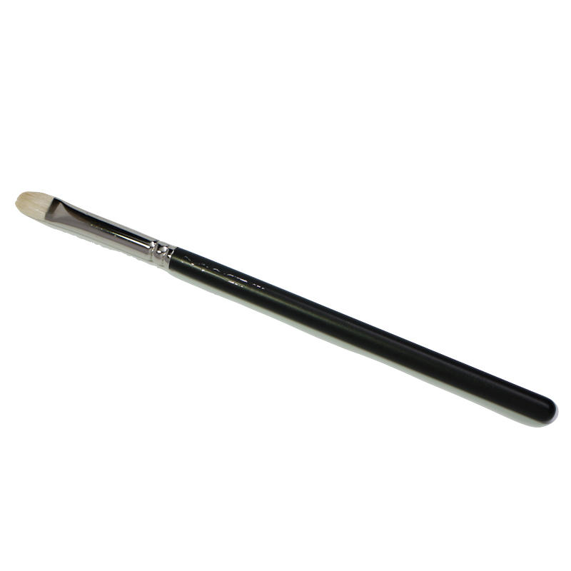 MAC Eye Brush 272 #1