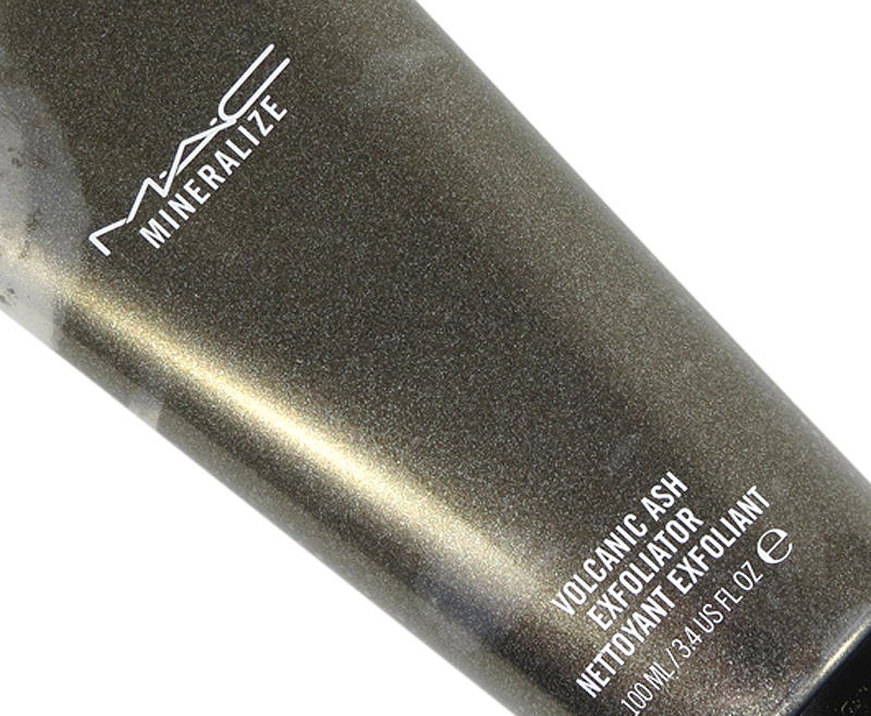 MAC Mineralize Exfoliator Volcanic Ash #2