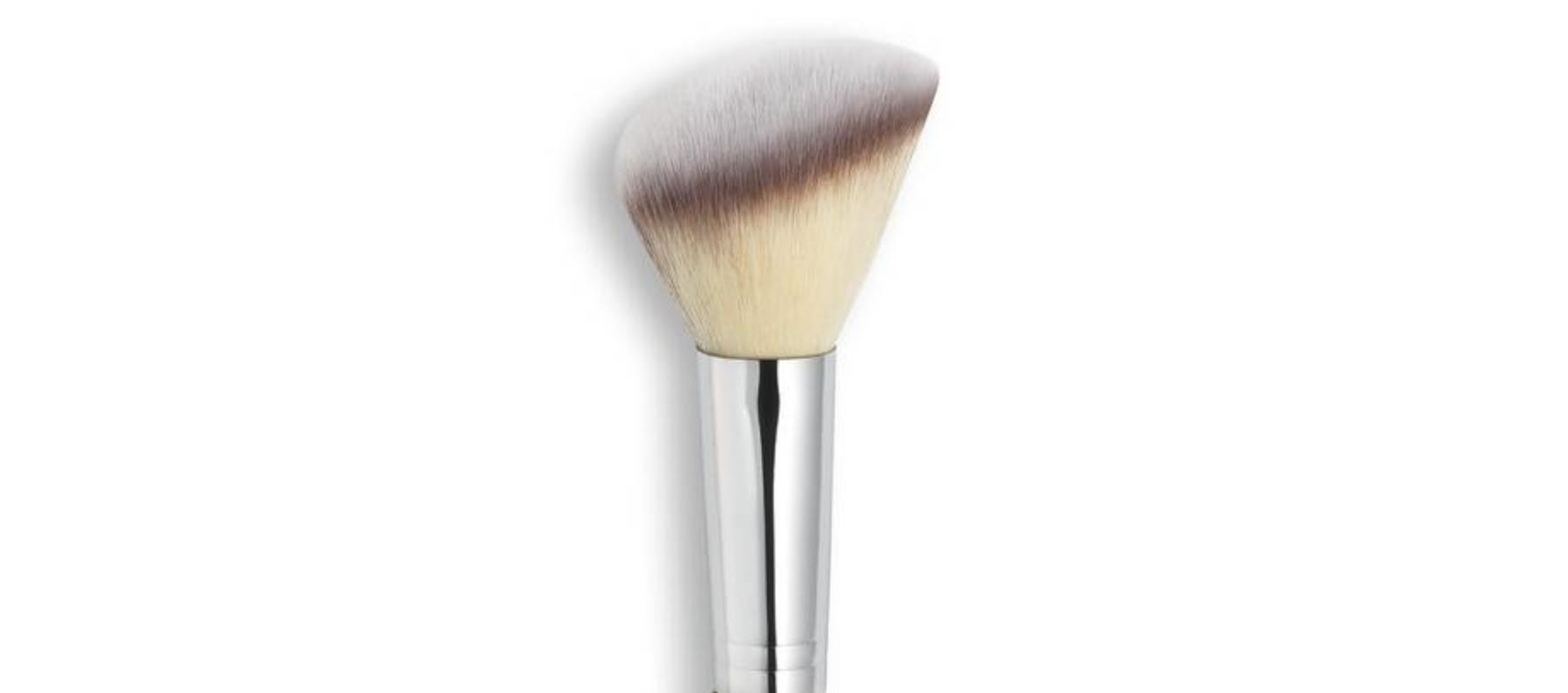 IT Cosmetics Large Blush Brush Clear Collection