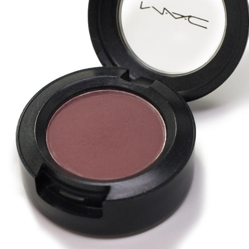 MAC Eyeshadow Blackberry #1