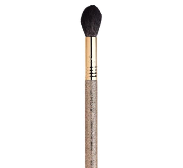 Sigma Tapered Highlighter Brush F35 Radiant Glow Collection