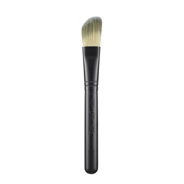 MAC Travel Angled Foundation Brush 193SE Look In A Box Collection