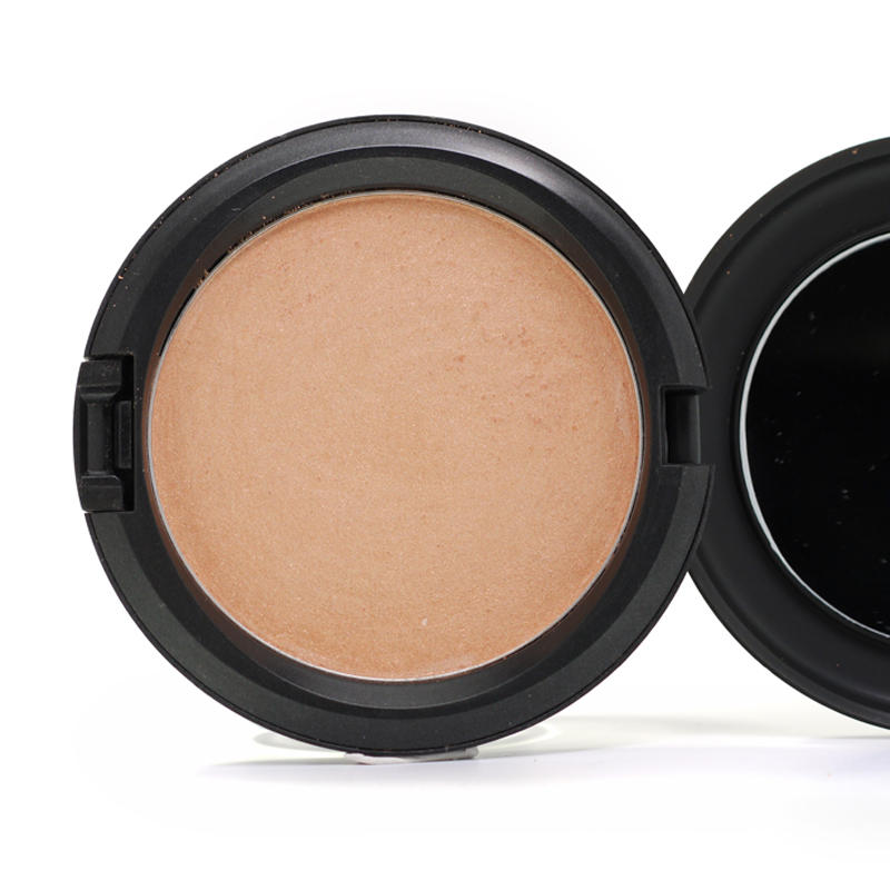 MAC Iridescent Pressed Powder Star! #1