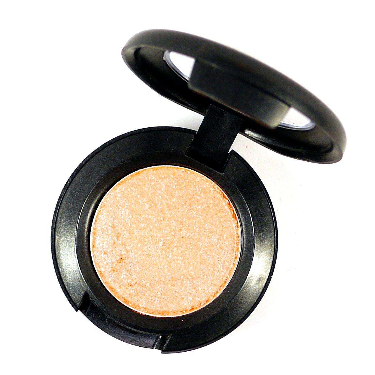 MAC Eyeshadow Love-Bud #1