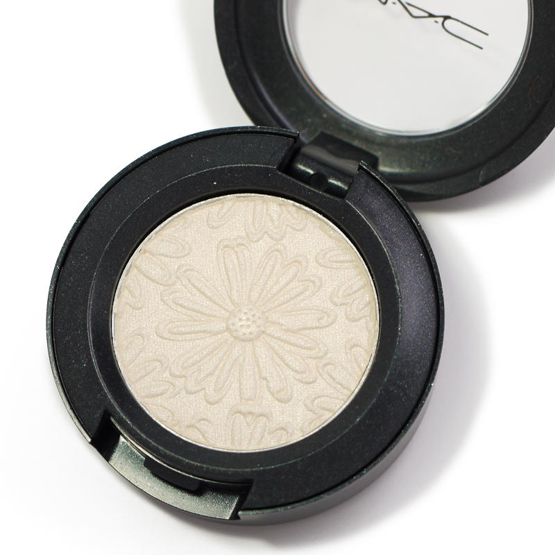 MAC Eyeshadow Fresh Daisy #1