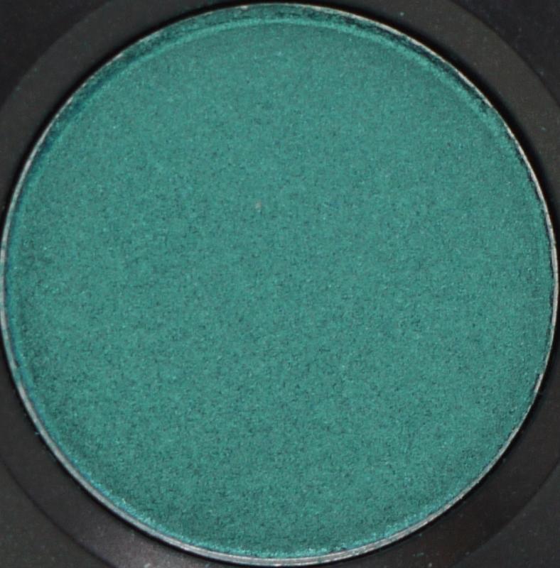 MAC Eyeshadow To The Beach Collection Shimmermoss #1