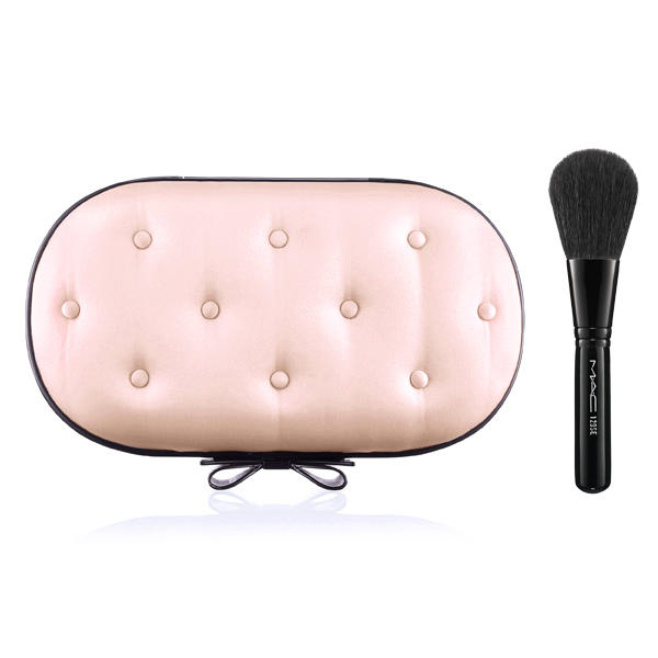 MAC Divine Desire Full Face Kit Quite Coral #1