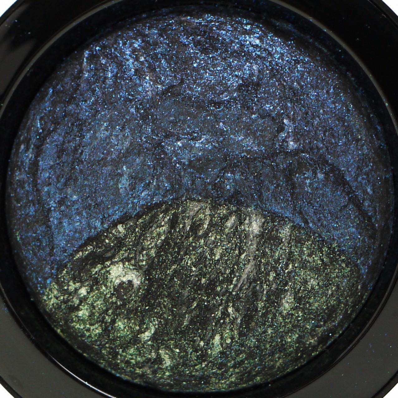 MAC Mineralize Eyeshadow She Who Dares Venomous Villains Collection #3