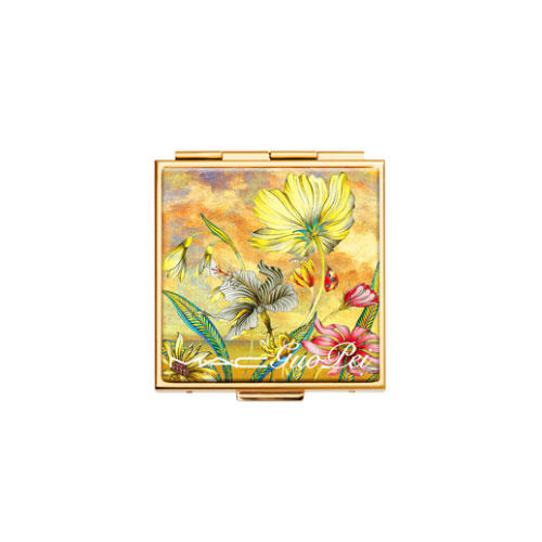 MAC Powder Blush Guo Pei Collection Red Water Lily #1