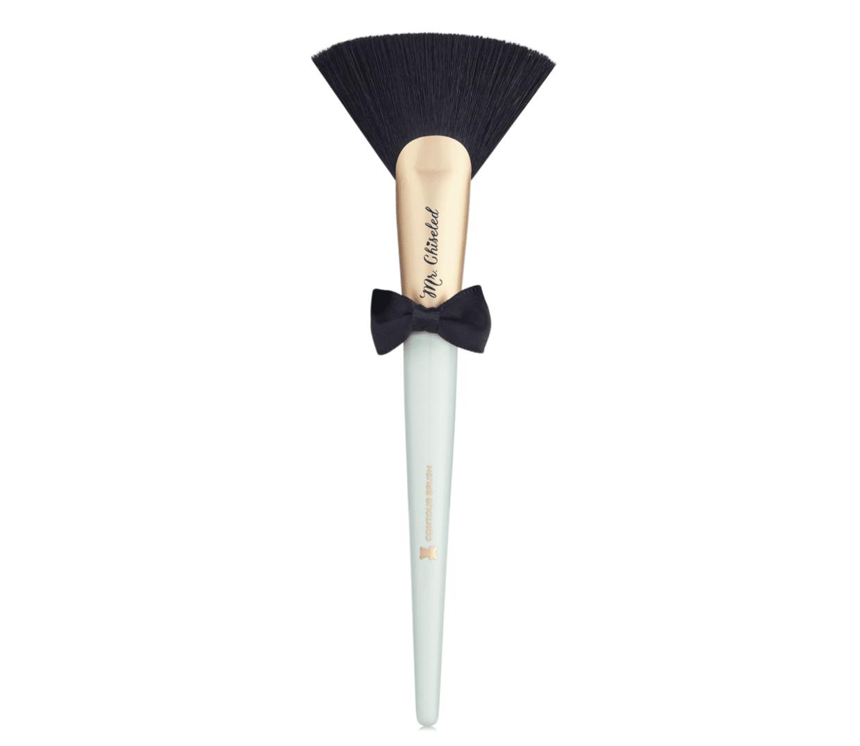 Too Faced Mr. Chiseled Contour Brush