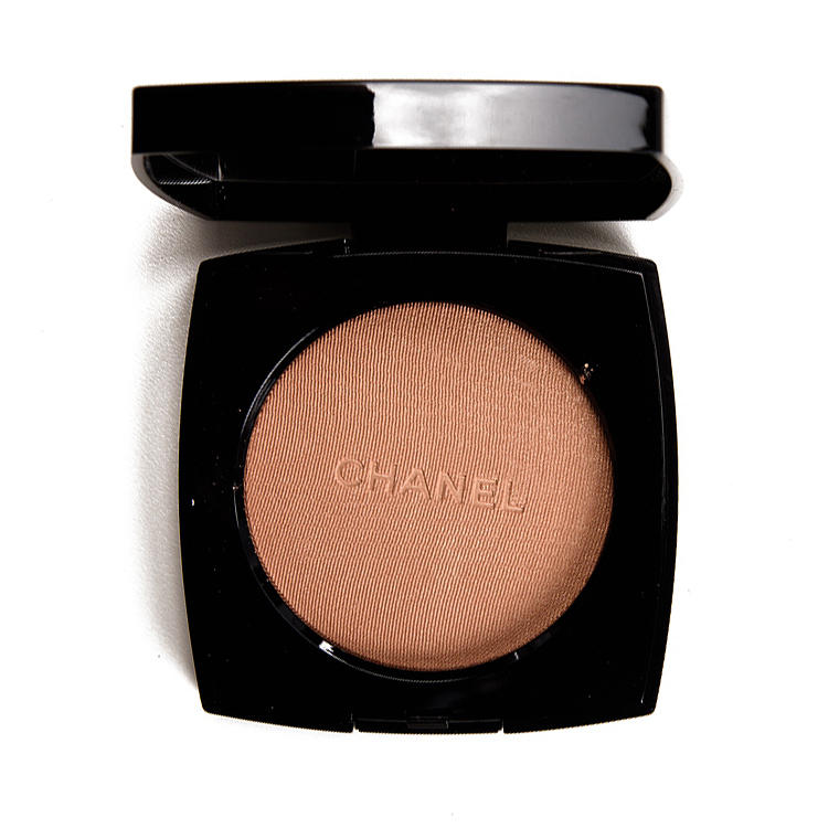 Chanel Highlighting Powder Warm Gold 20