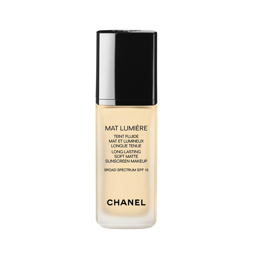Chanel Mat Lumiere Long-Lasting Soft Matte Makeup Clair 20