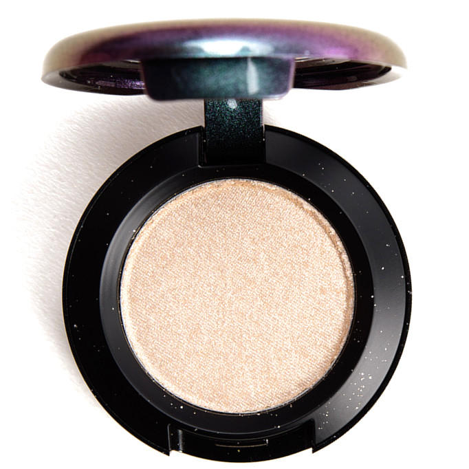 MAC Eyeshadow Dust Off