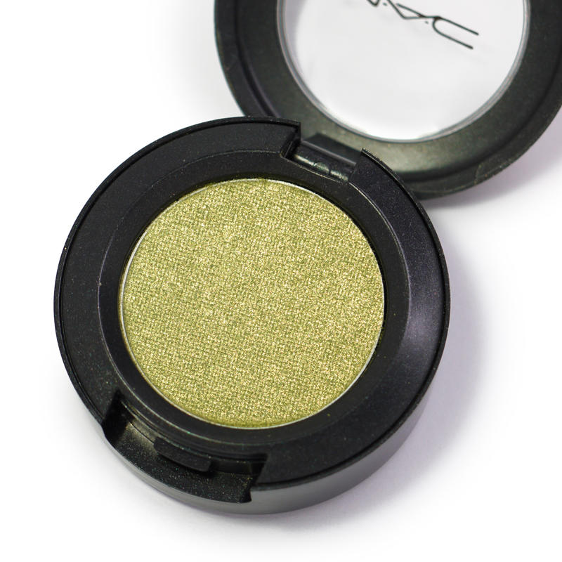 MAC Eyeshadow Lucky Green #1