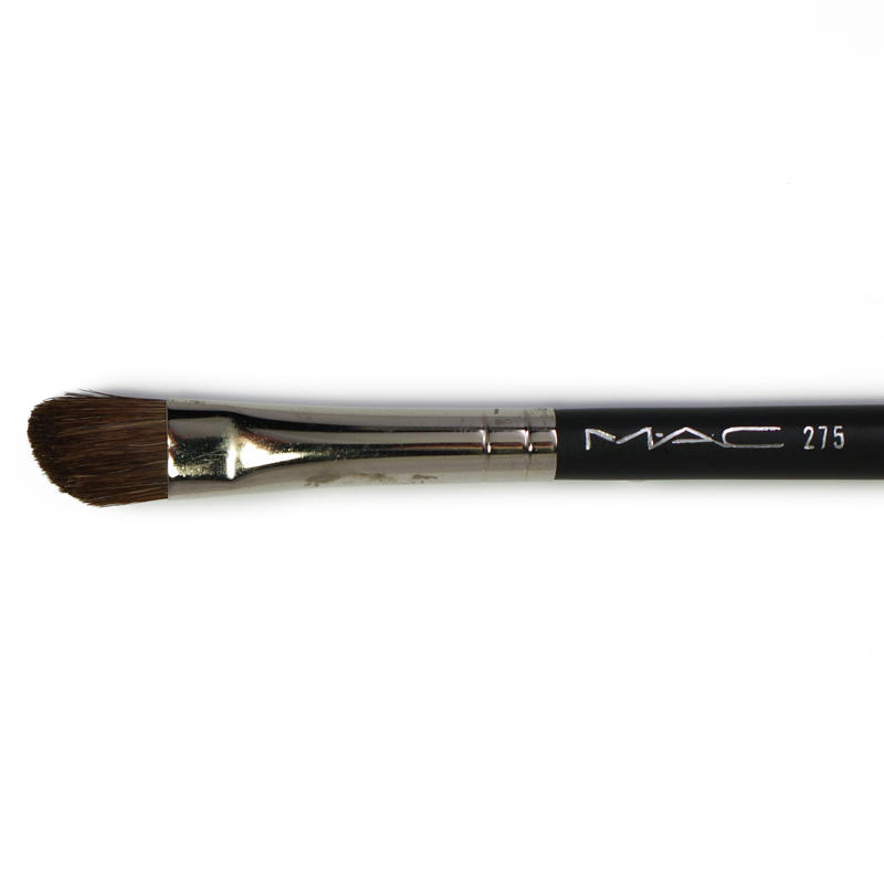 MAC Medium Angled Shading Brush 275 #1
