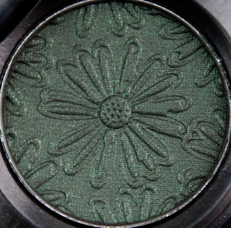 MAC Eyeshadow Bows & Curtseys Fashion Flower Collection #1